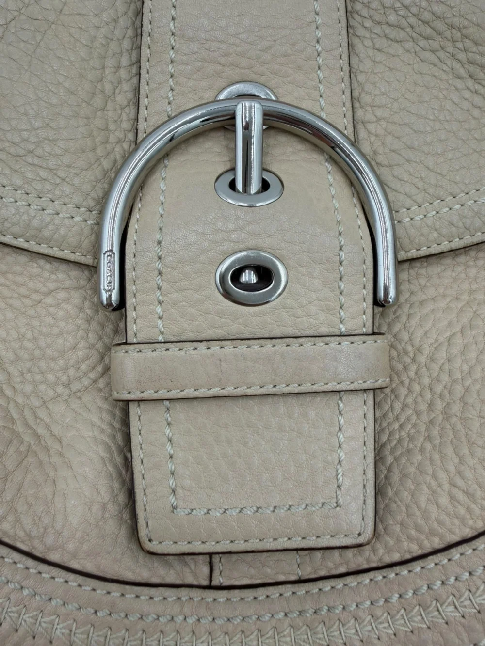 Coach Soho Pebbled Leather Buckle Shoulder Bag Cream Beige Style 10723 Y2K